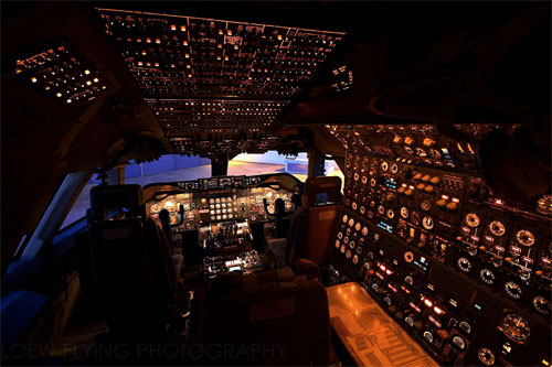 Cockpit Boeing 747-200.jpg (53 KB)
